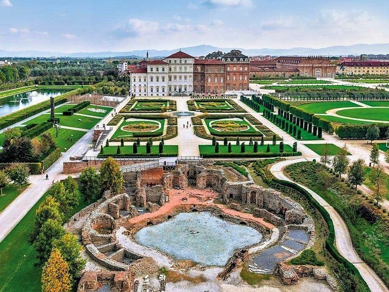 A view of the Reggia di Venaria Reale.