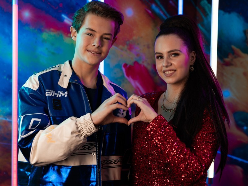 De Nederlandse September en Jasmij zijn favoriet om Junior Eurovisie 2023 te winnen